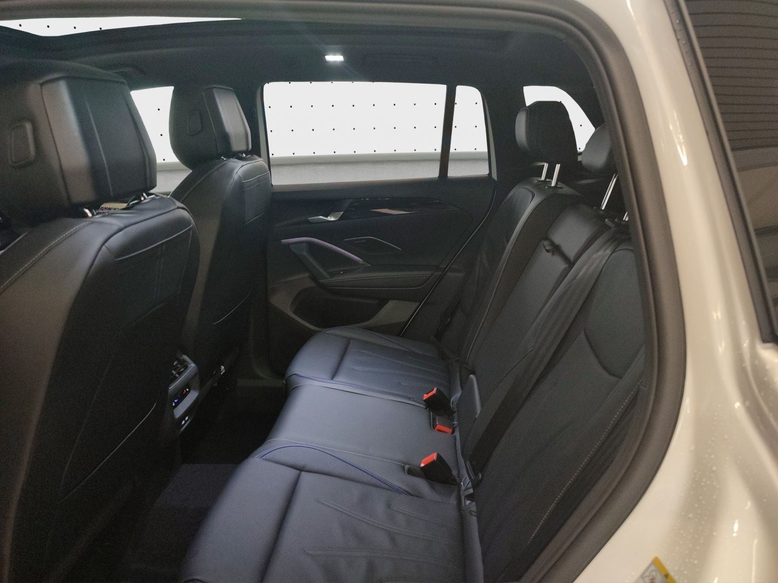 Volkswagen Tiguan 2.0 TDI 4M DSG R-Line AHK*NAV*LEDER*APP* foto 16