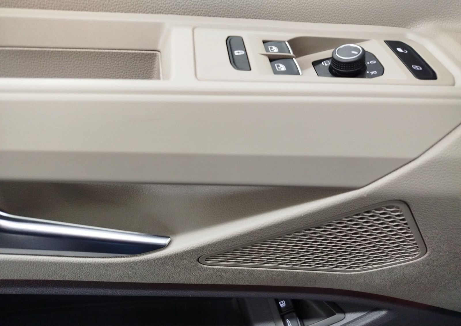 Volkswagen Multivan T7 1.4 Multivan TSI DSG eHybrid Energet foto 8