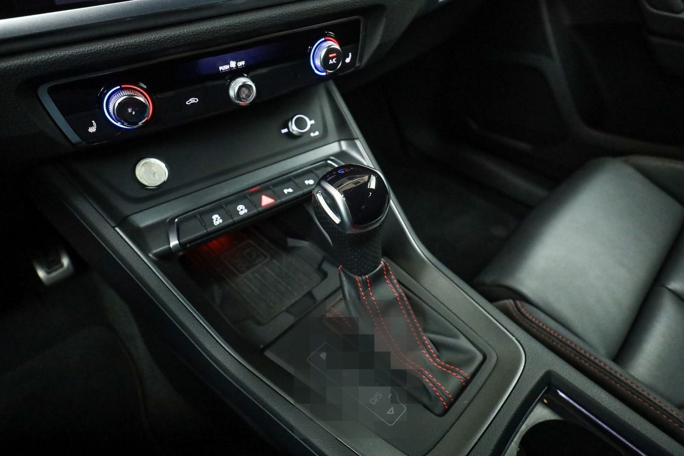 Audi Q3 S line black 45 TFSI qu. Assist, Navi, Sound foto 15