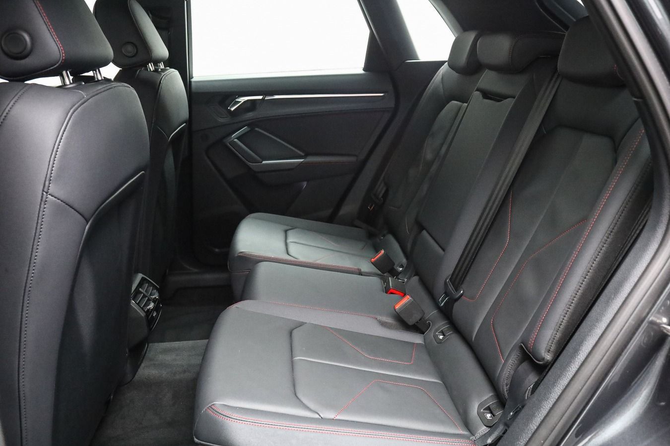 Audi Q3 S line black 45 TFSI qu. Assist, Navi, Sound foto 9