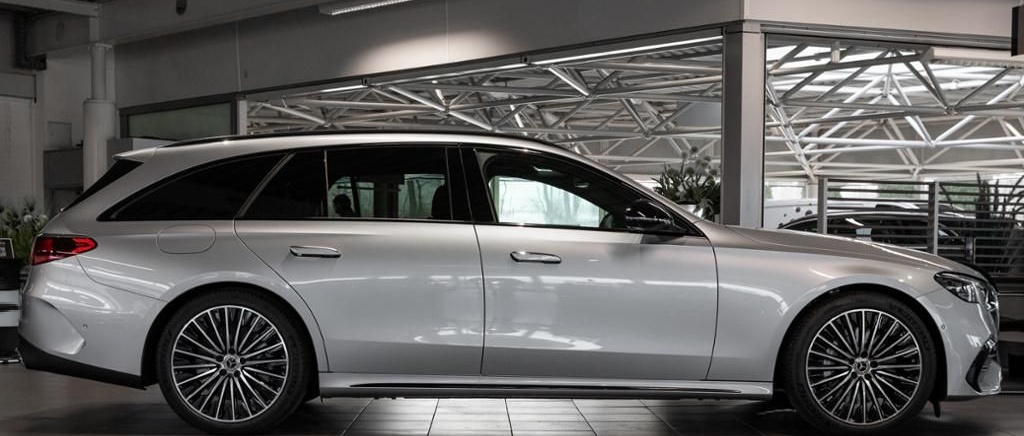Mercedes-Benz E 300 de T-Modell mit EQ Hybrid Technologie AMG foto 4