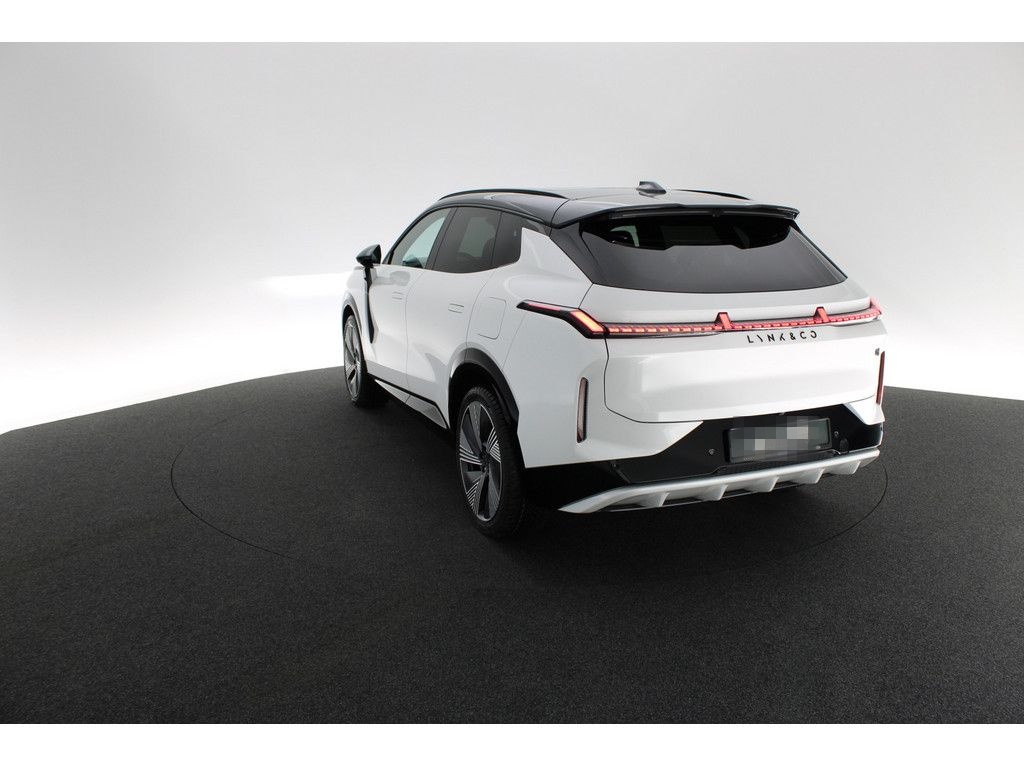 Lynk&Co 08 More KAMERA ACC SITZBELÜFTUNG AKTIVSITZE PANO foto 13