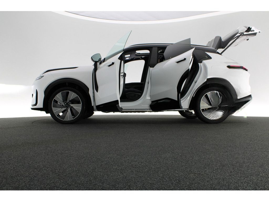 Lynk&Co 08 More KAMERA ACC SITZBELÜFTUNG AKTIVSITZE PANO foto 16