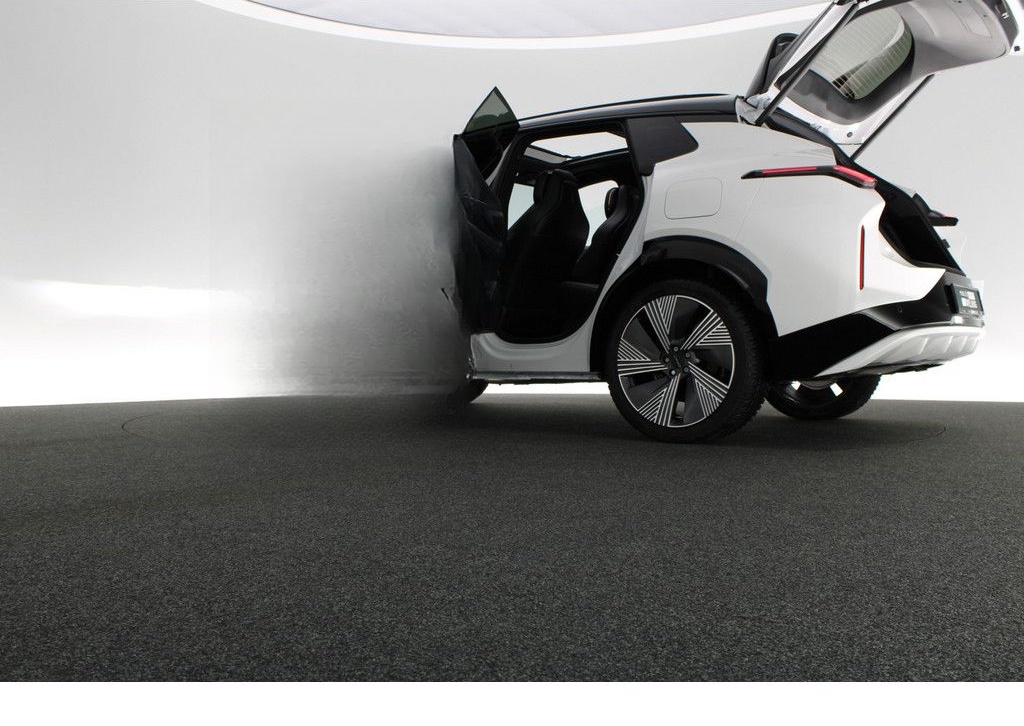 Lynk&Co 08 More KAMERA ACC SITZBELÜFTUNG AKTIVSITZE PANO foto 17