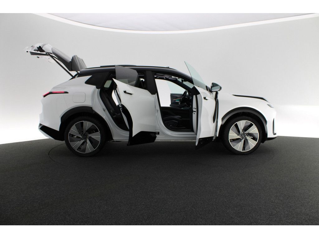 Lynk&Co 08 More KAMERA ACC SITZBELÜFTUNG AKTIVSITZE PANO foto 20