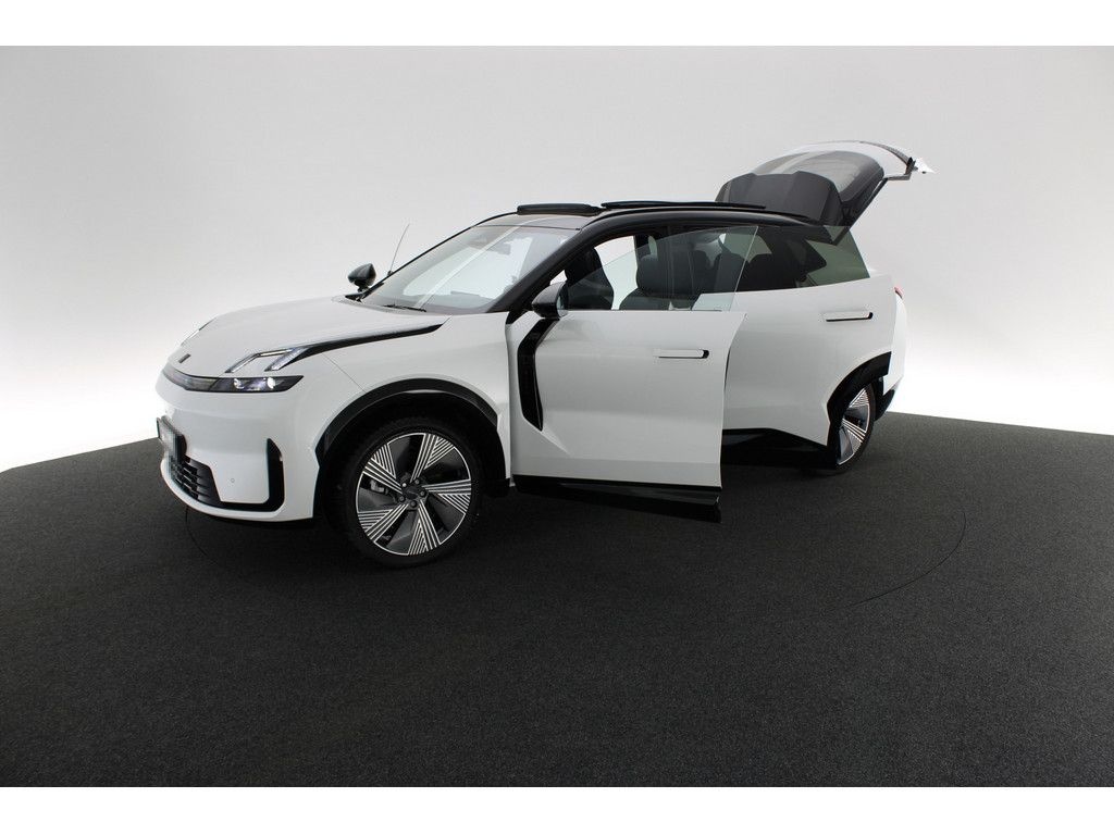 Lynk&Co 08 More KAMERA ACC SITZBELÜFTUNG AKTIVSITZE PANO foto 23