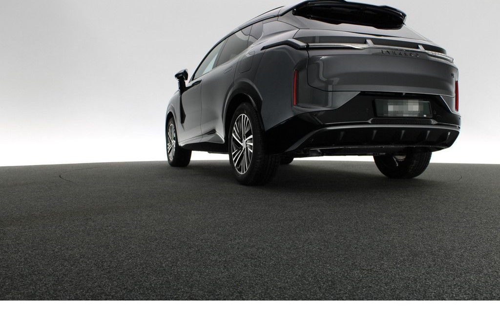 Lynk&Co 08 Core foto 11