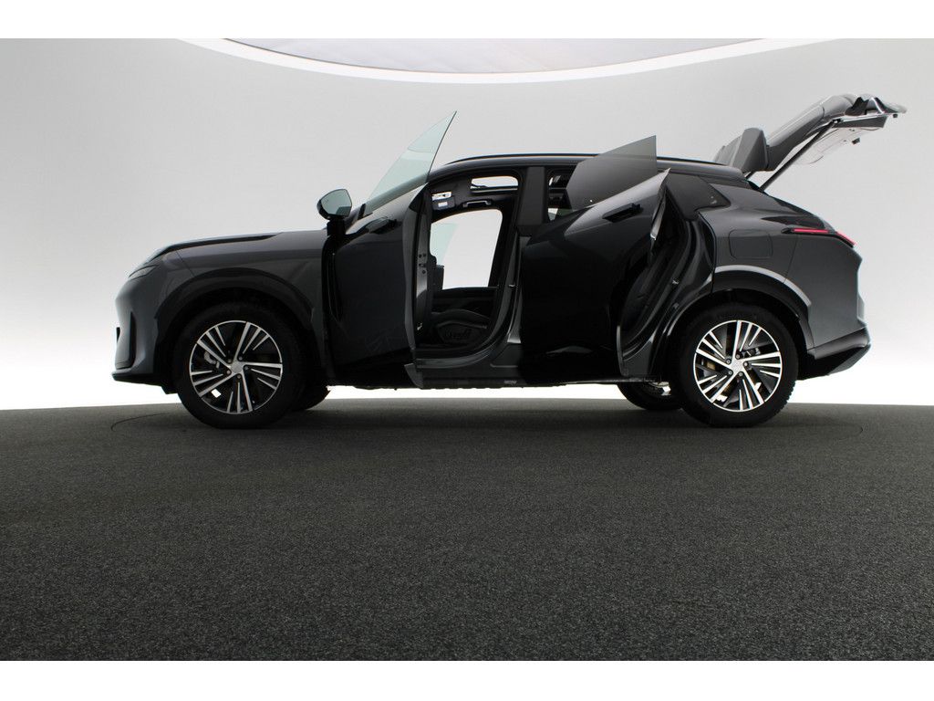 Lynk&Co 08 Core foto 16