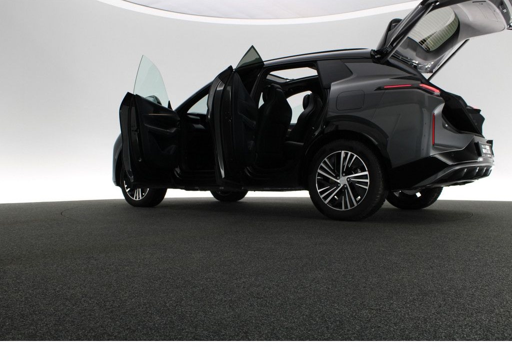 Lynk&Co 08 Core foto 17