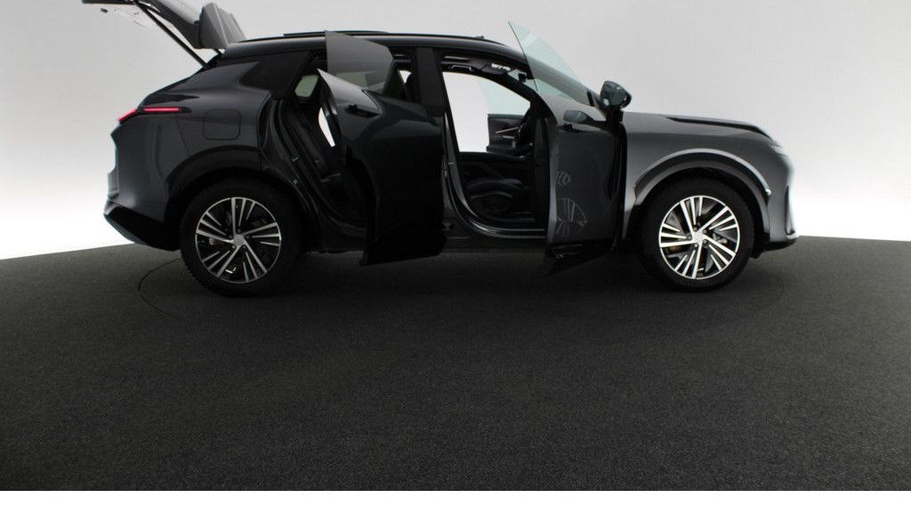 Lynk&Co 08 Core foto 20