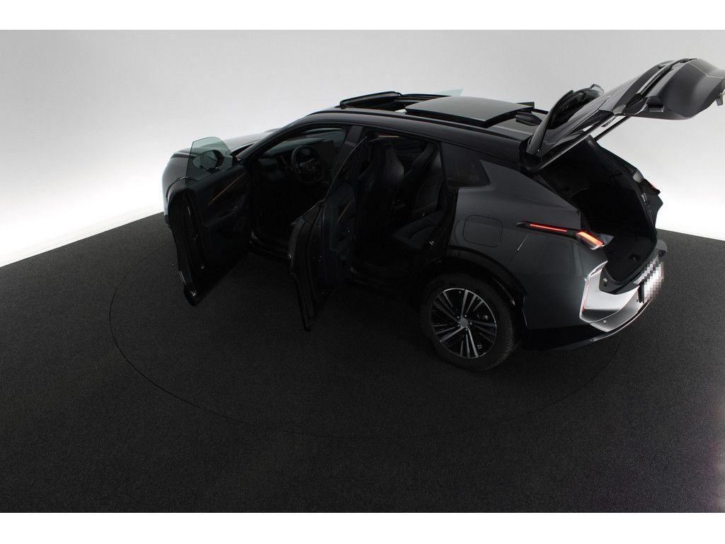 Lynk&Co 08 Core foto 25