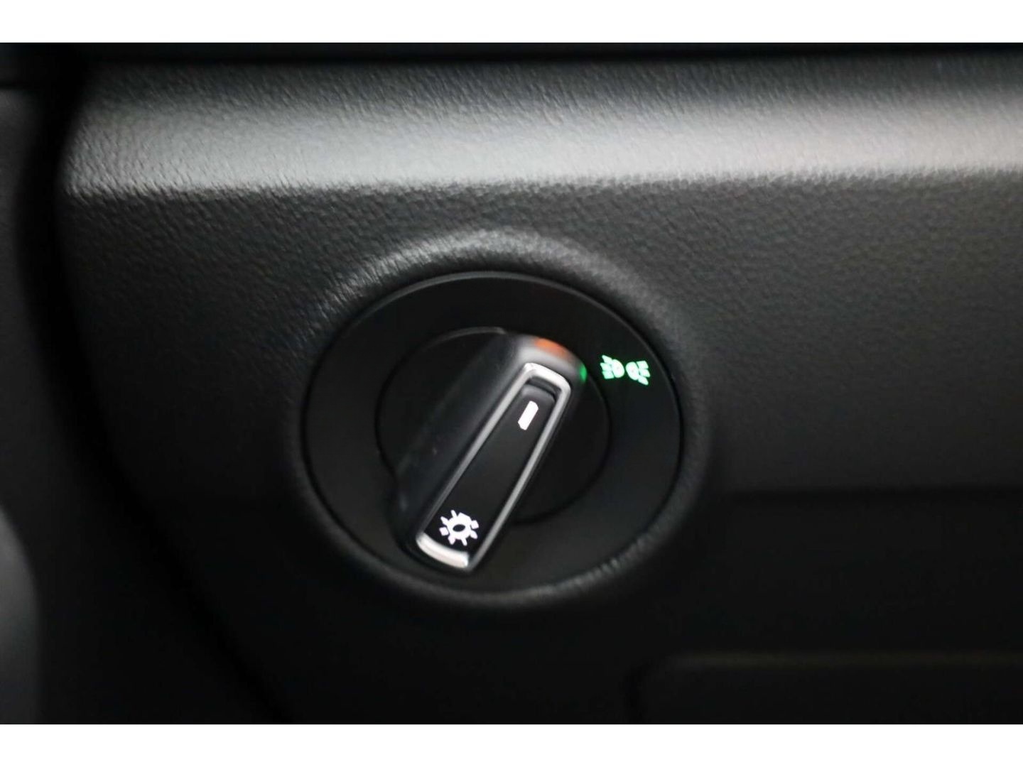 Volkswagen T-Roc 1.5 TSI R-Line DSG AHK/Matrix/RFK/NAV/SH foto 19