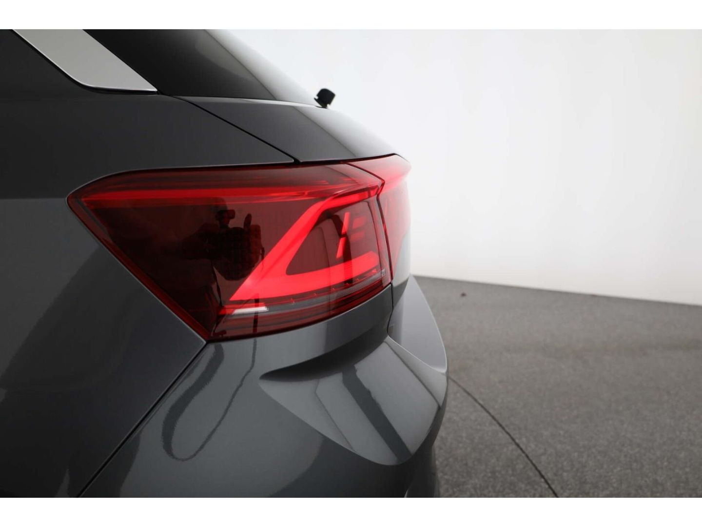 Volkswagen T-Roc 1.5 TSI R-Line DSG AHK/Matrix/RFK/NAV/SH foto 22