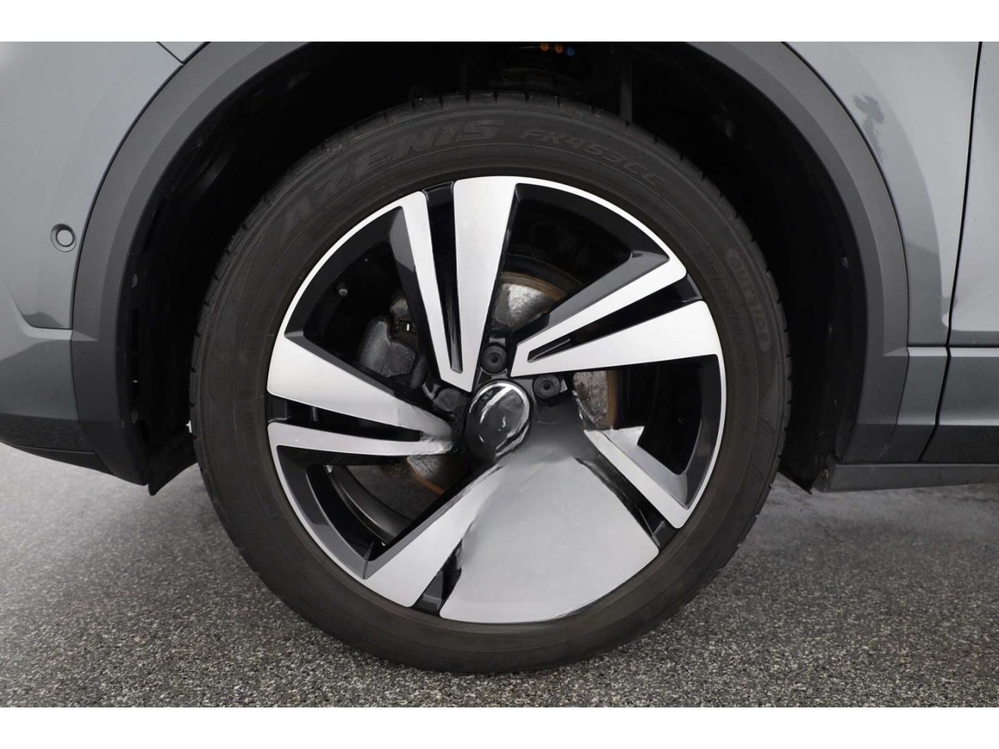 Volkswagen T-Roc 1.5 TSI R-Line DSG AHK/Matrix/RFK/NAV/SH foto 8