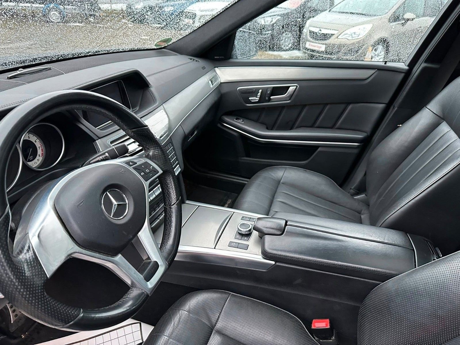 Mercedes-Benz E 500 T AMG Line foto 17