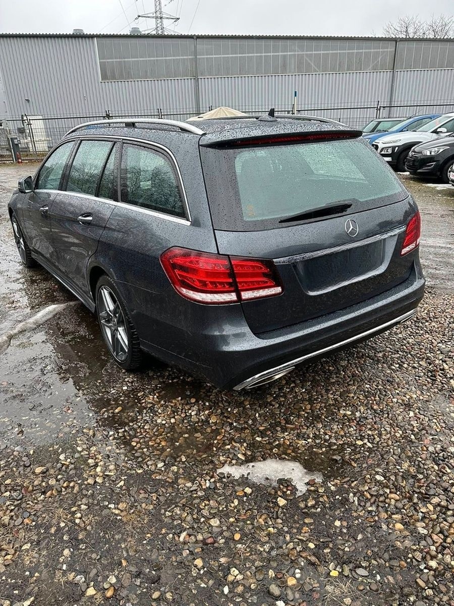 Mercedes-Benz E 500 T AMG Line foto 5