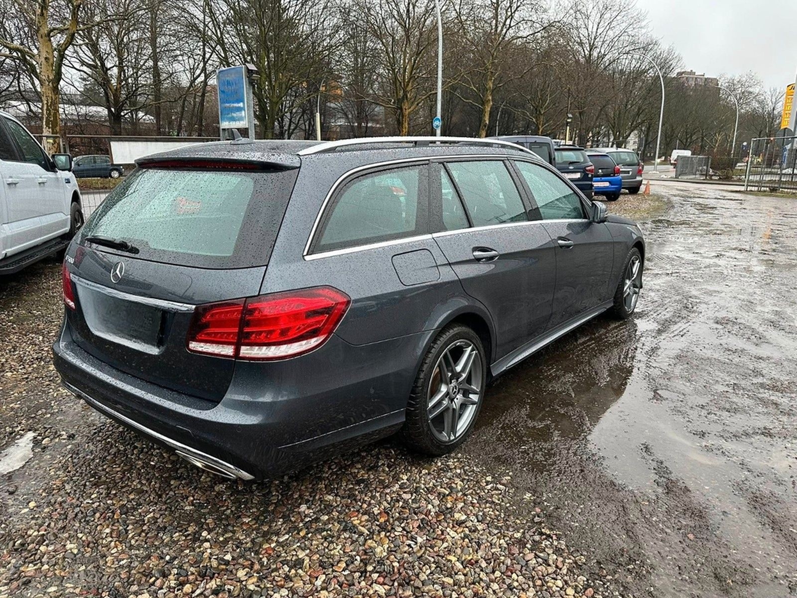 Mercedes-Benz E 500 T AMG Line foto 9