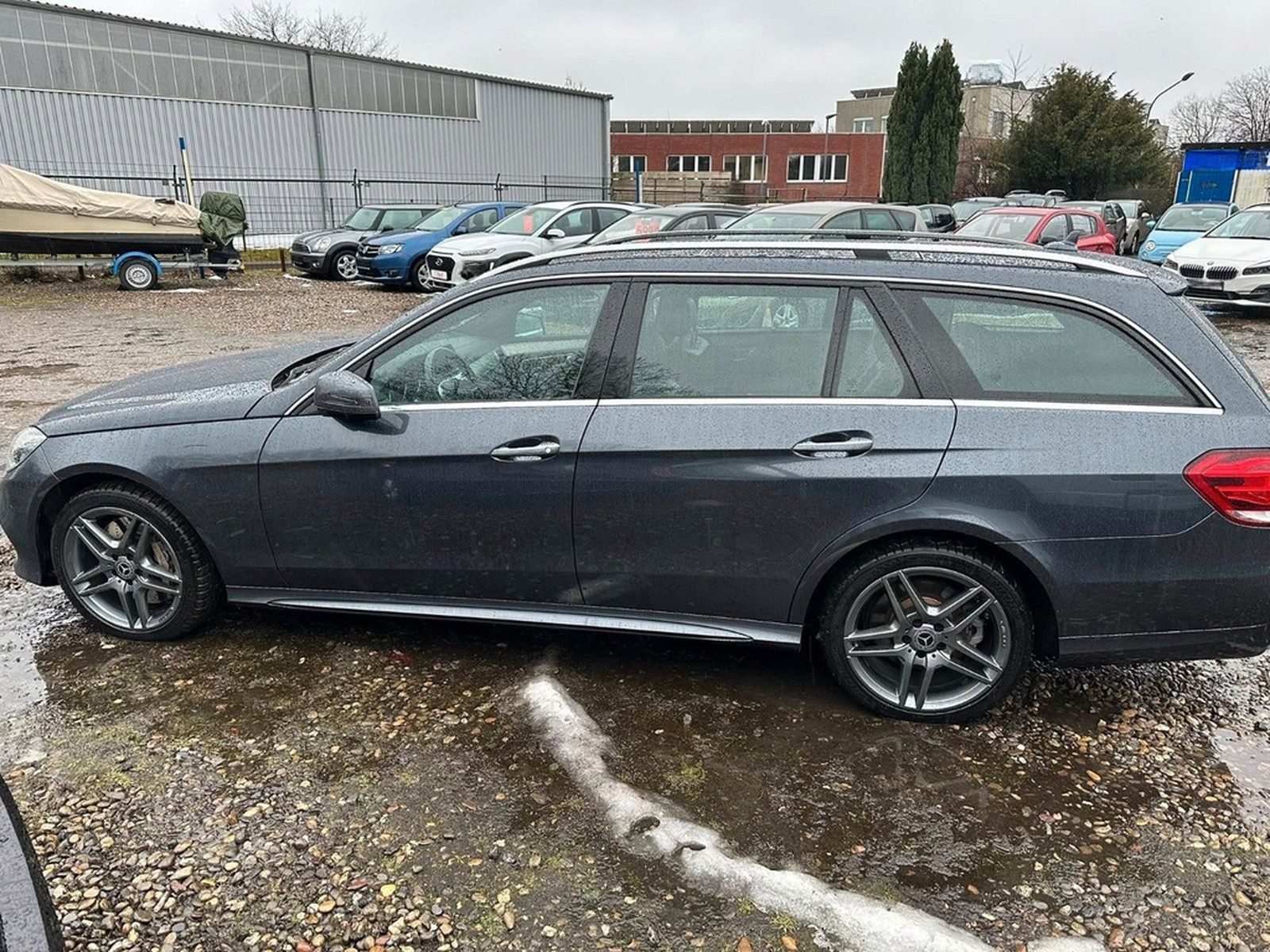 Mercedes-Benz E 500 T AMG Line foto 10