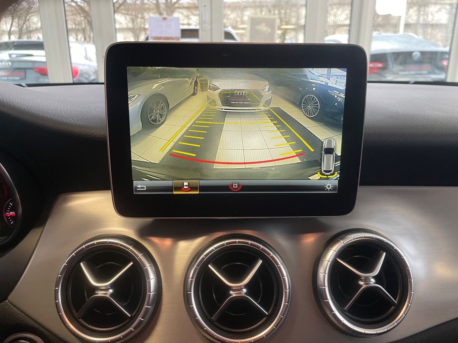 Mercedes-Benz CLA 200 Shooting Brake AMG Line*Navi*Kam.*Automa foto 13