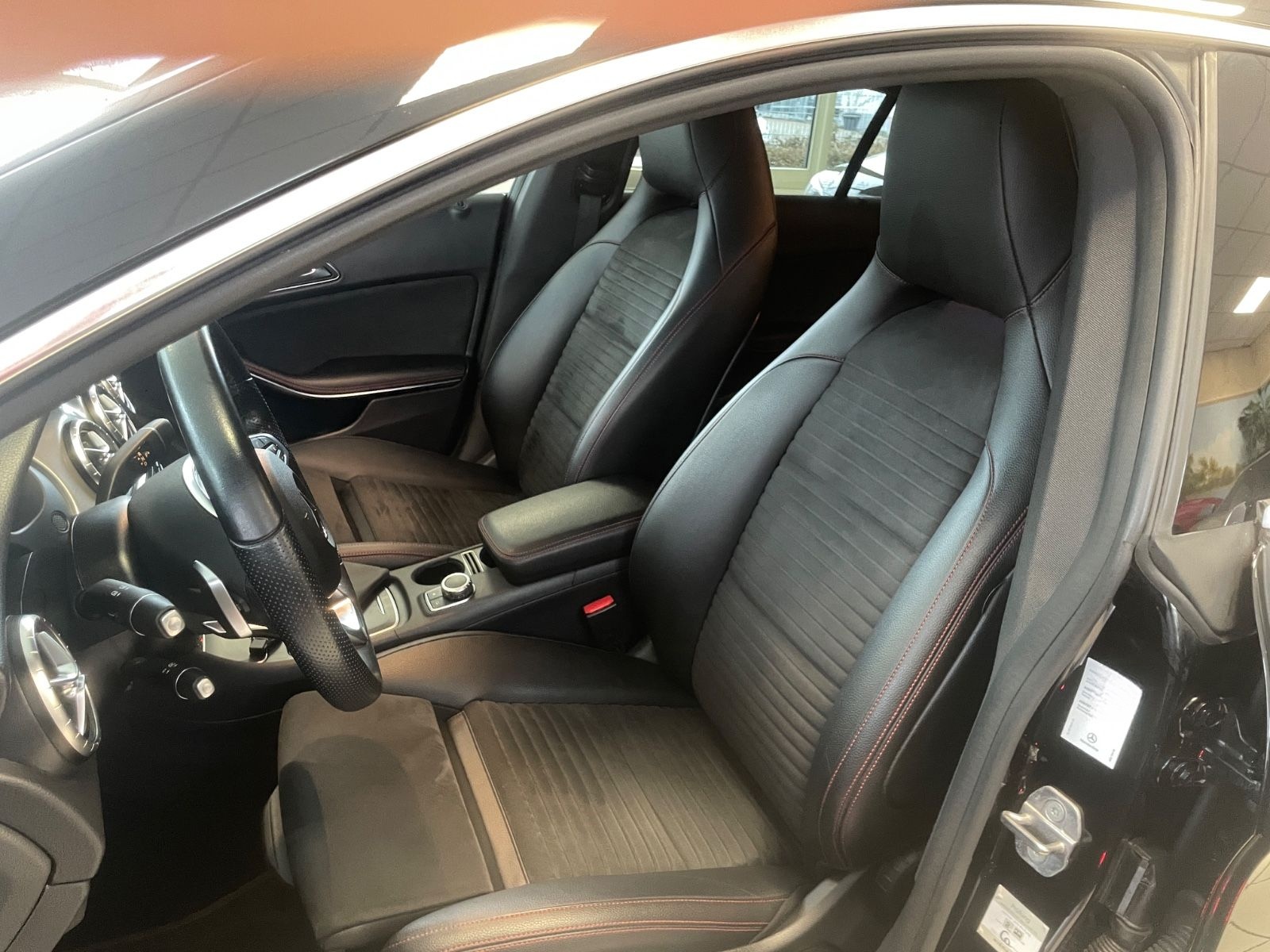 Mercedes-Benz CLA 200 Shooting Brake AMG Line*Navi*Kam.*Automa foto 22