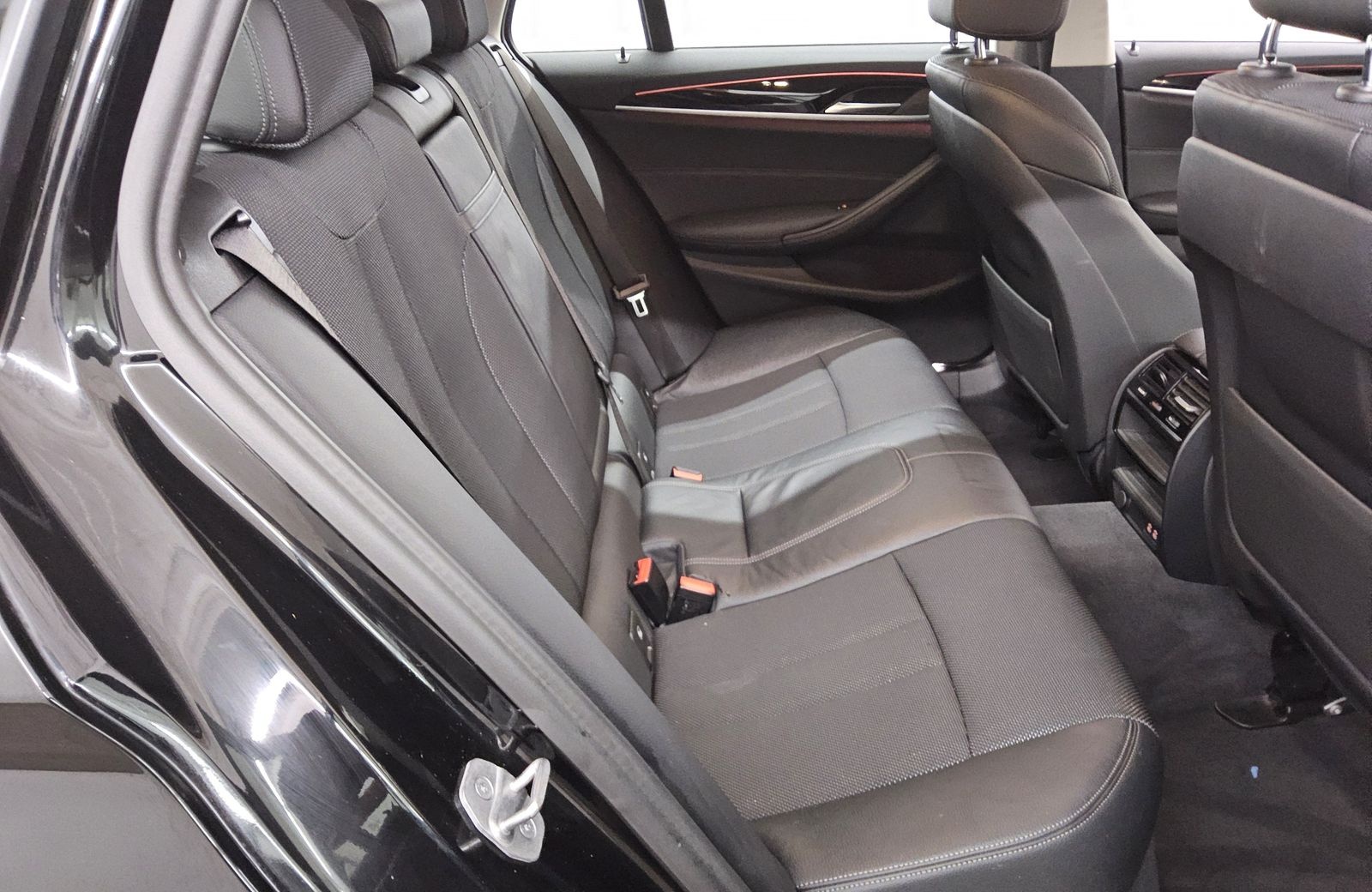 BMW 520dA Touring Sport-Line T-Leder RfK Navi LED foto 13