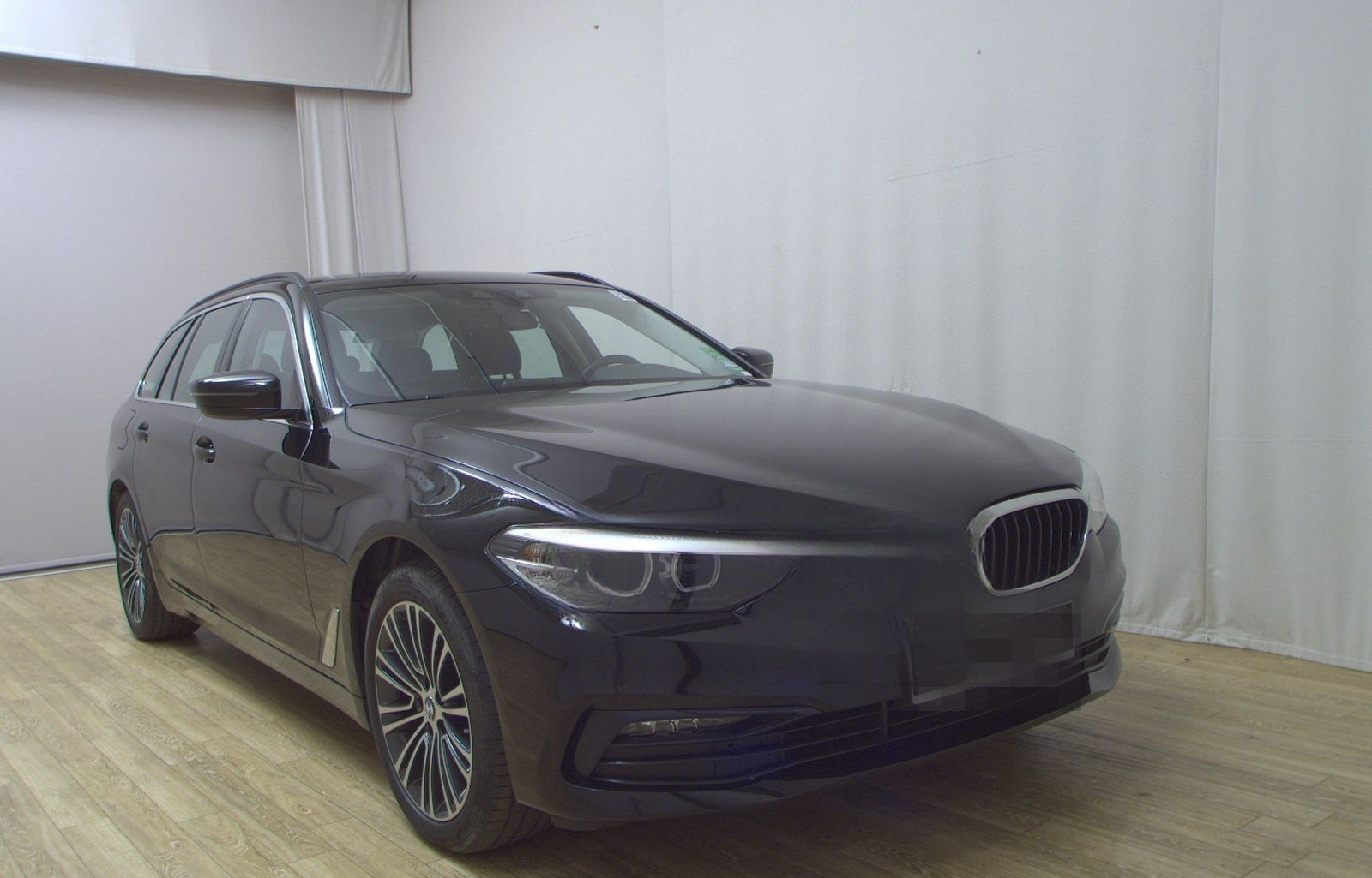BMW 520dA Touring Sport-Line T-Leder RfK Navi LED foto 3