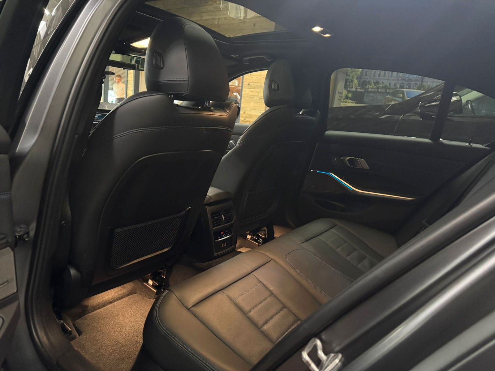 BMW 330e M Sport PANO+PROF+LASER+HUD+SHZ+AHK foto 10