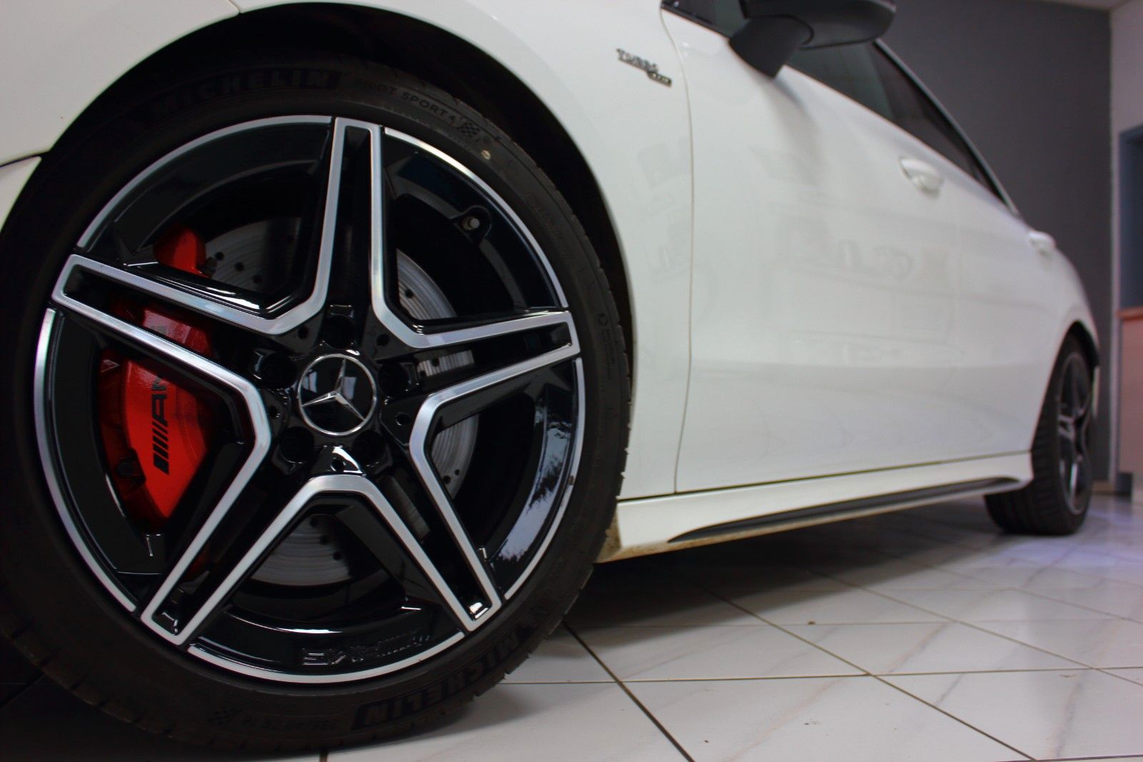 Mercedes-Benz CLA 35 AMG Coupé 4M DCT~DEUTSCH+UNFALLFREI+AEROK foto 7