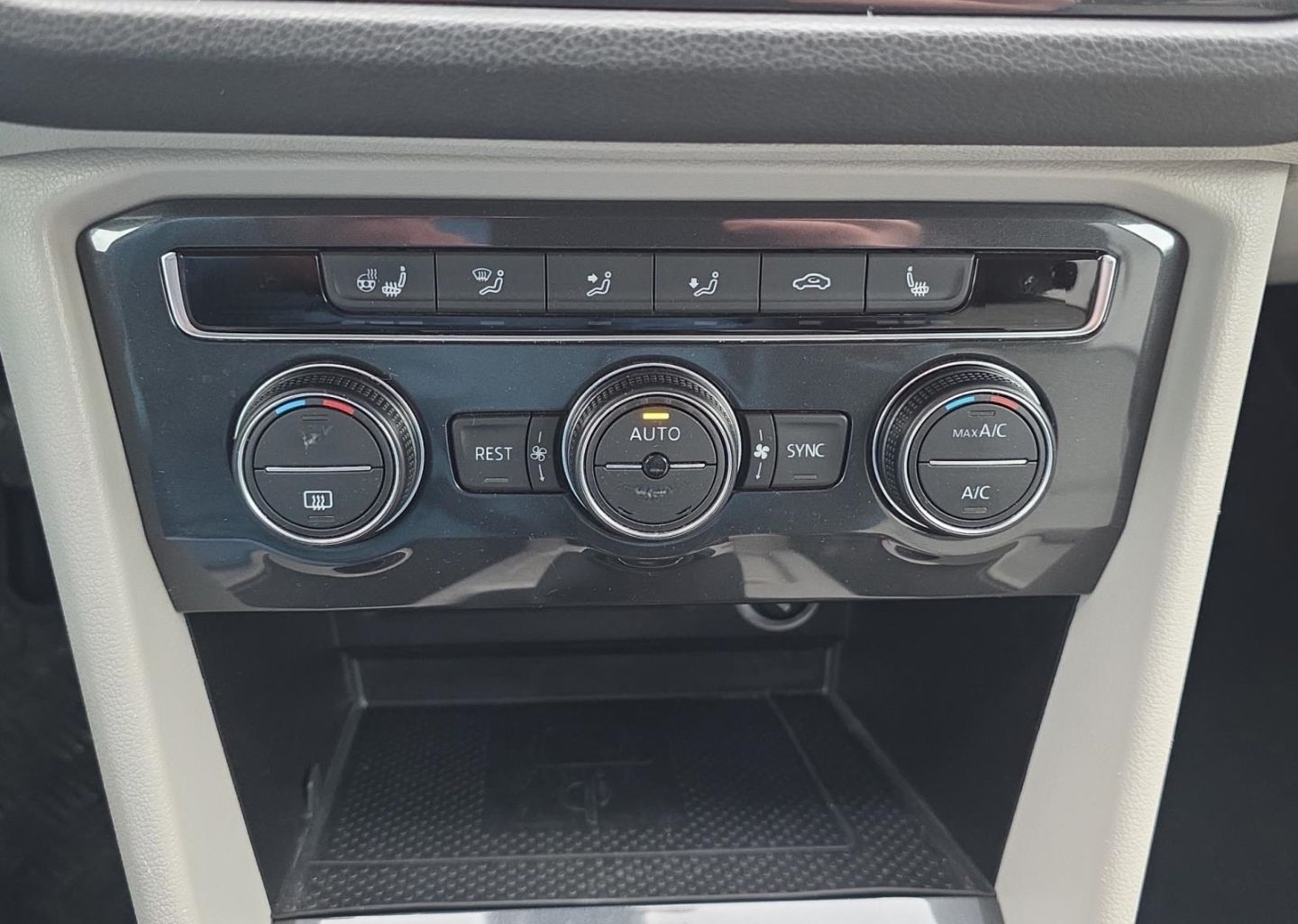 Volkswagen Tiguan 2.0 TDI, Navi,Climatronic,ACC,AHK,PDC,Sit foto 17