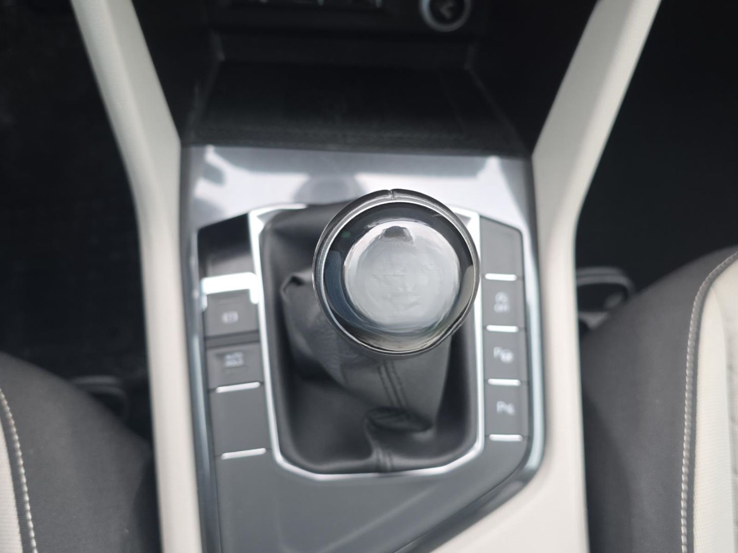 Volkswagen Tiguan 2.0 TDI, Navi,Climatronic,ACC,AHK,PDC,Sit foto 18