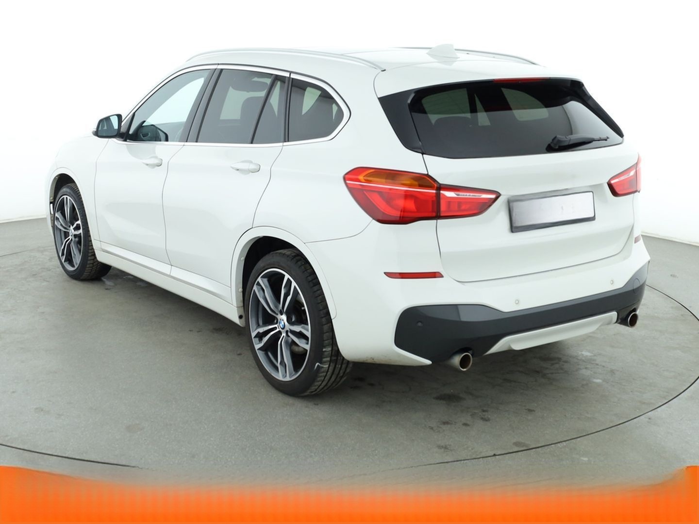 BMW X1 sDrive 20i M Sport Aut.*NAVI*LED*HUD*PANO*H&K foto 4