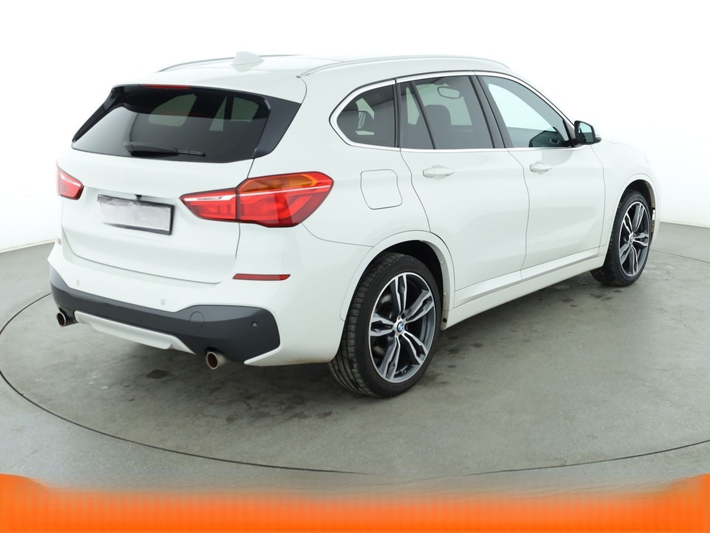 BMW X1 sDrive 20i M Sport Aut.*NAVI*LED*HUD*PANO*H&K foto 6