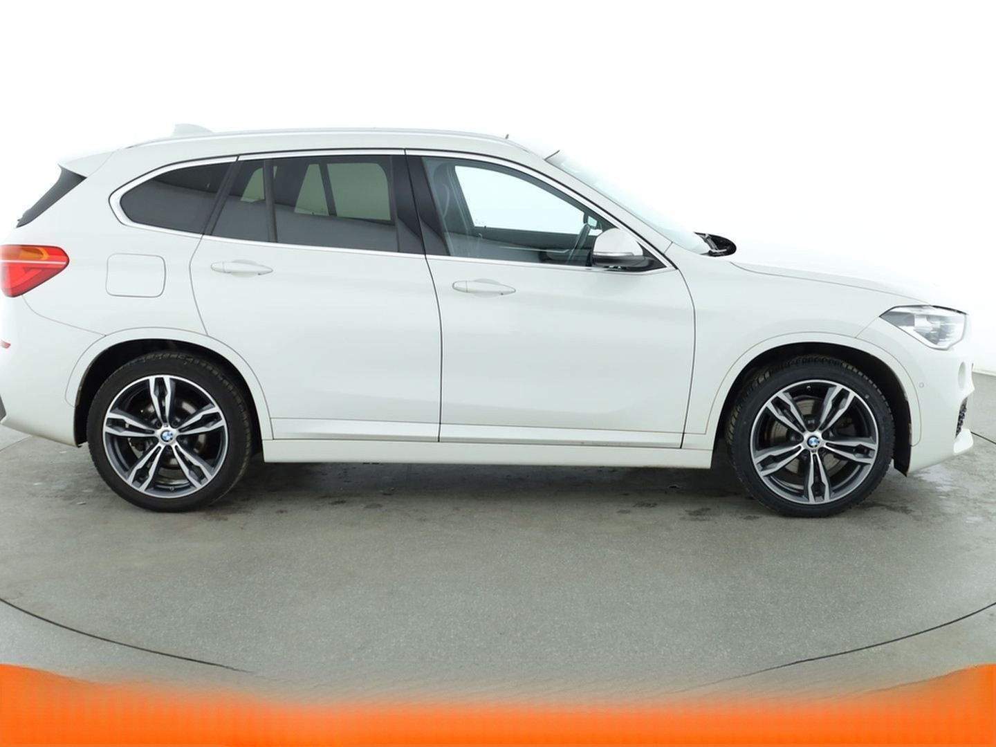 BMW X1 sDrive 20i M Sport Aut.*NAVI*LED*HUD*PANO*H&K foto 7