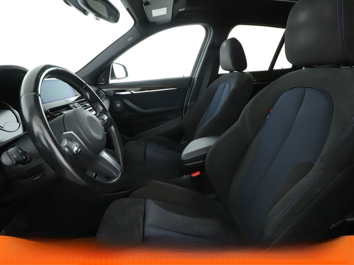 BMW X1 sDrive 20i M Sport Aut.*NAVI*LED*HUD*PANO*H&K foto 10