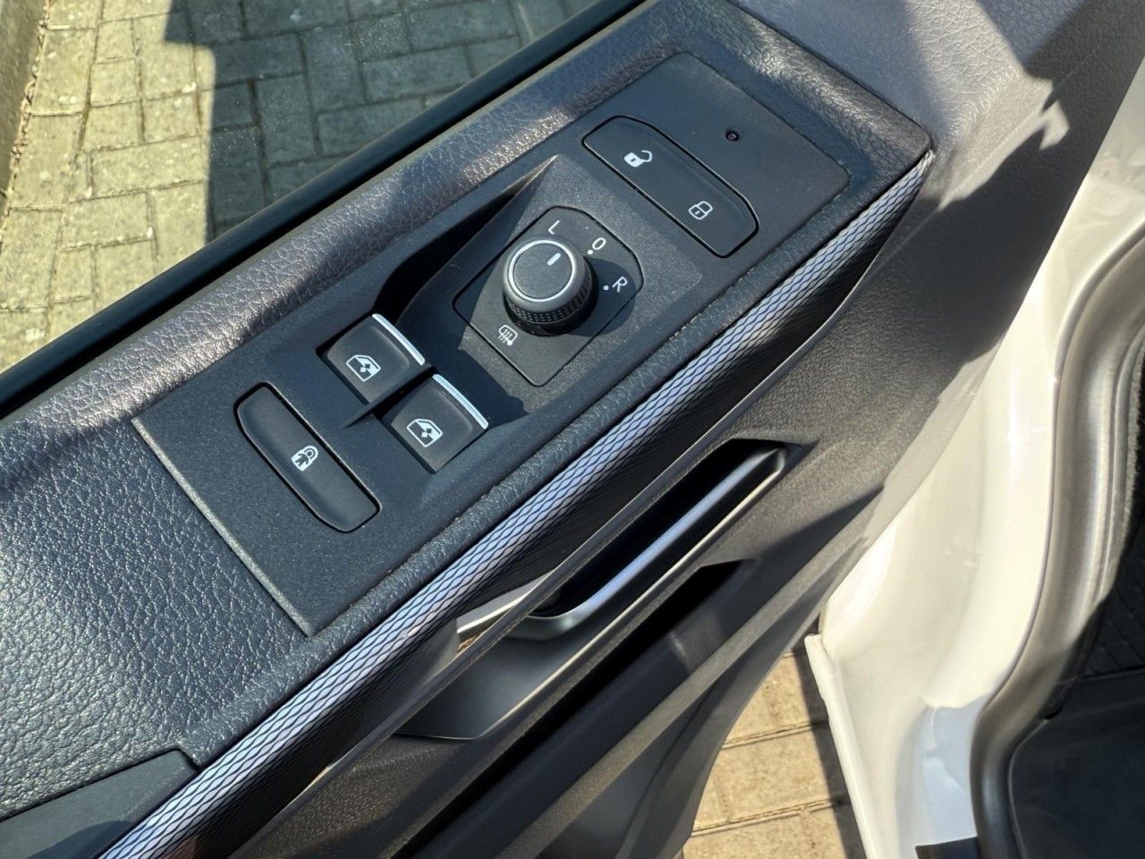 Volkswagen T6.1 Caravelle Highline 2.0 TDI DSG LEDER, NAV, foto 12