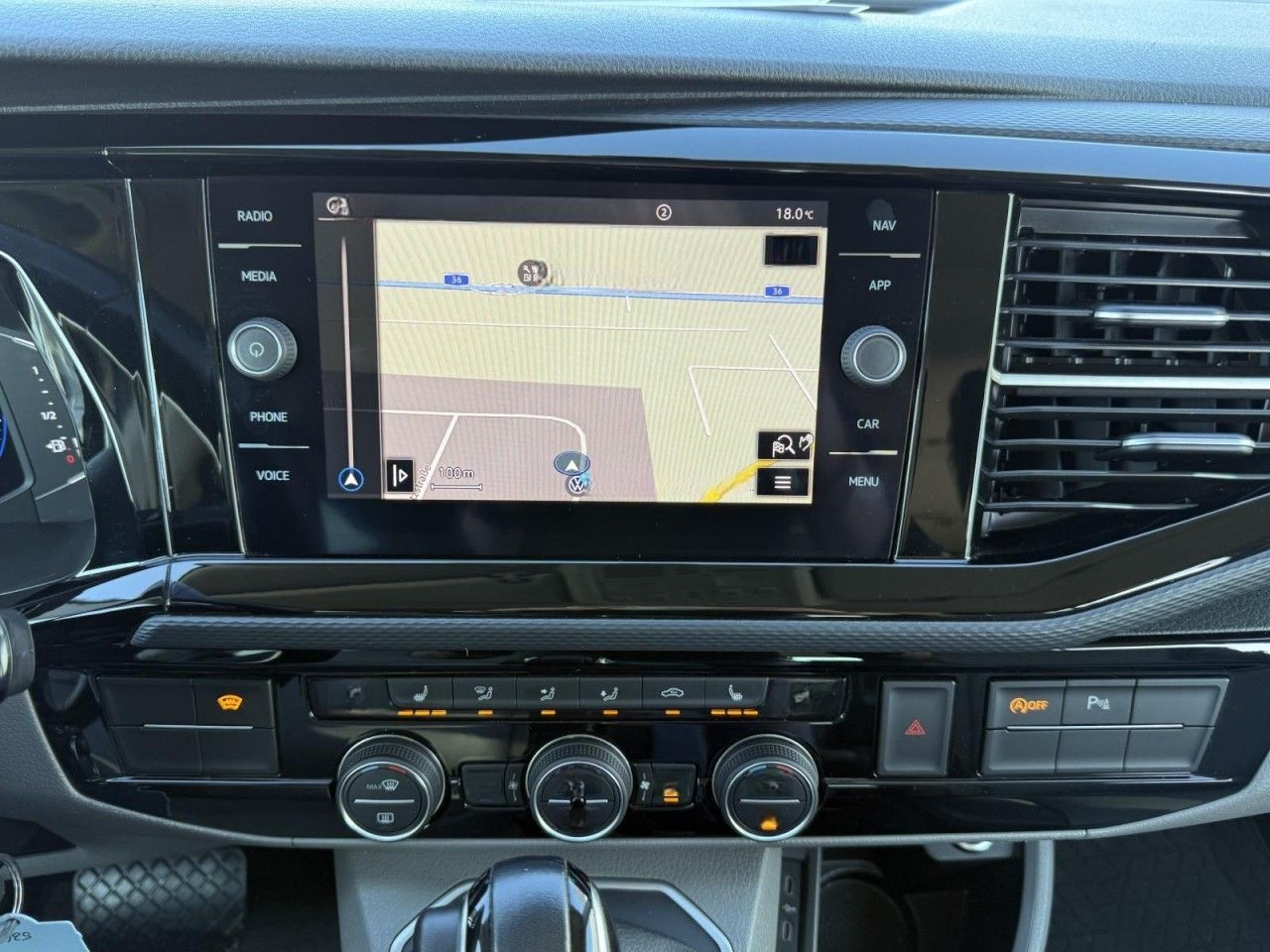 Volkswagen T6.1 Caravelle Highline 2.0 TDI DSG LEDER, NAV, foto 14