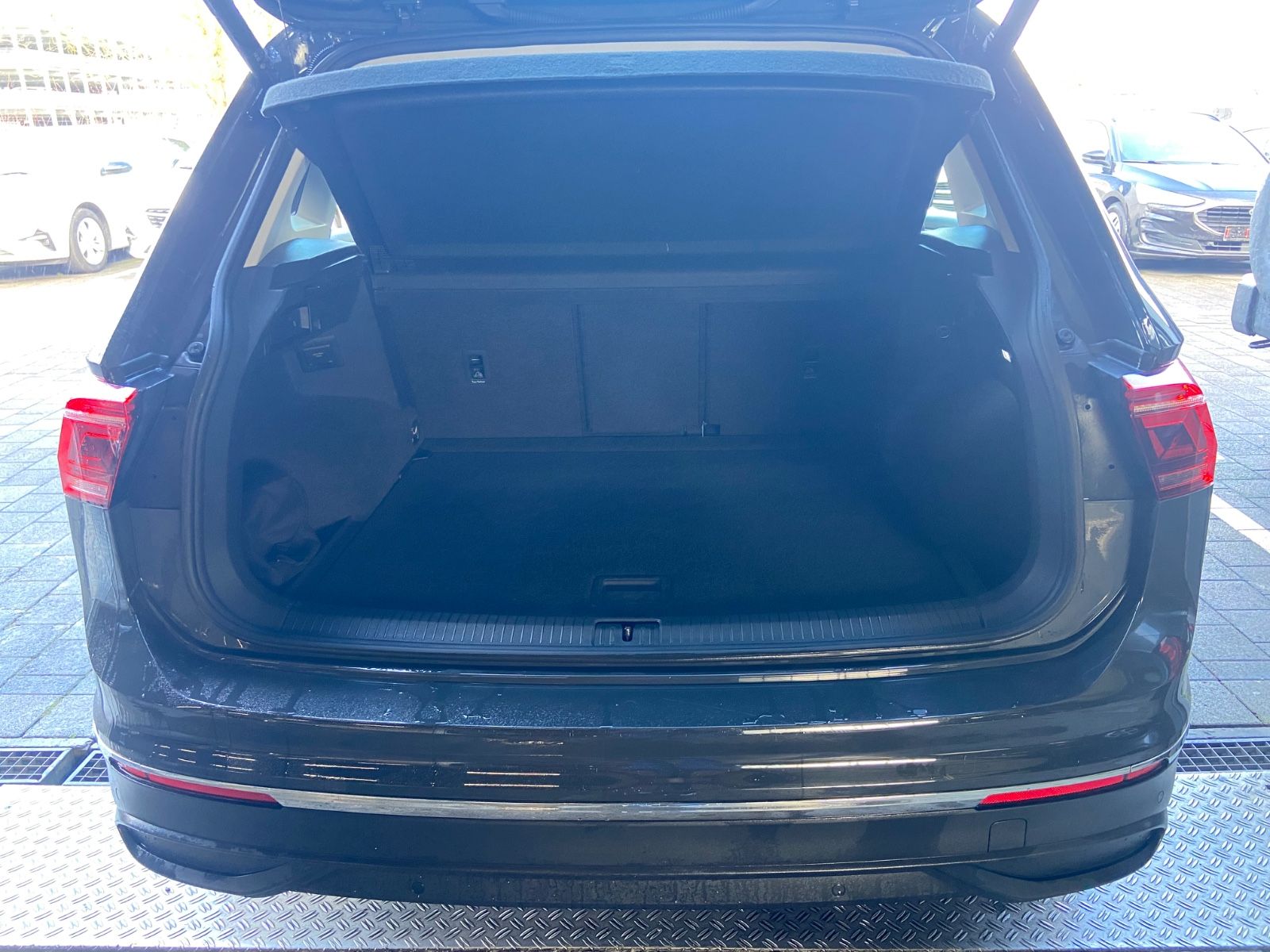 Volkswagen Tiguan 2.0 TDI DSG**LED+Massage+Kamera** foto 12