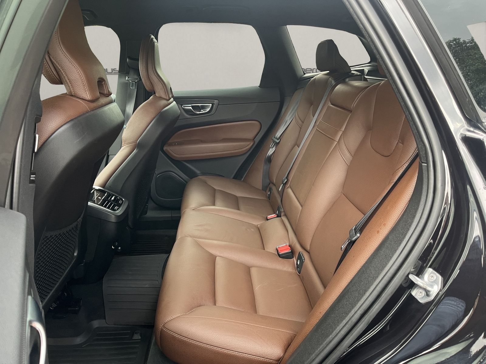 Volvo XC60 D4 Momentum 2WD/AUT/NAVI/19Z/KAMERA/LEDER foto 10