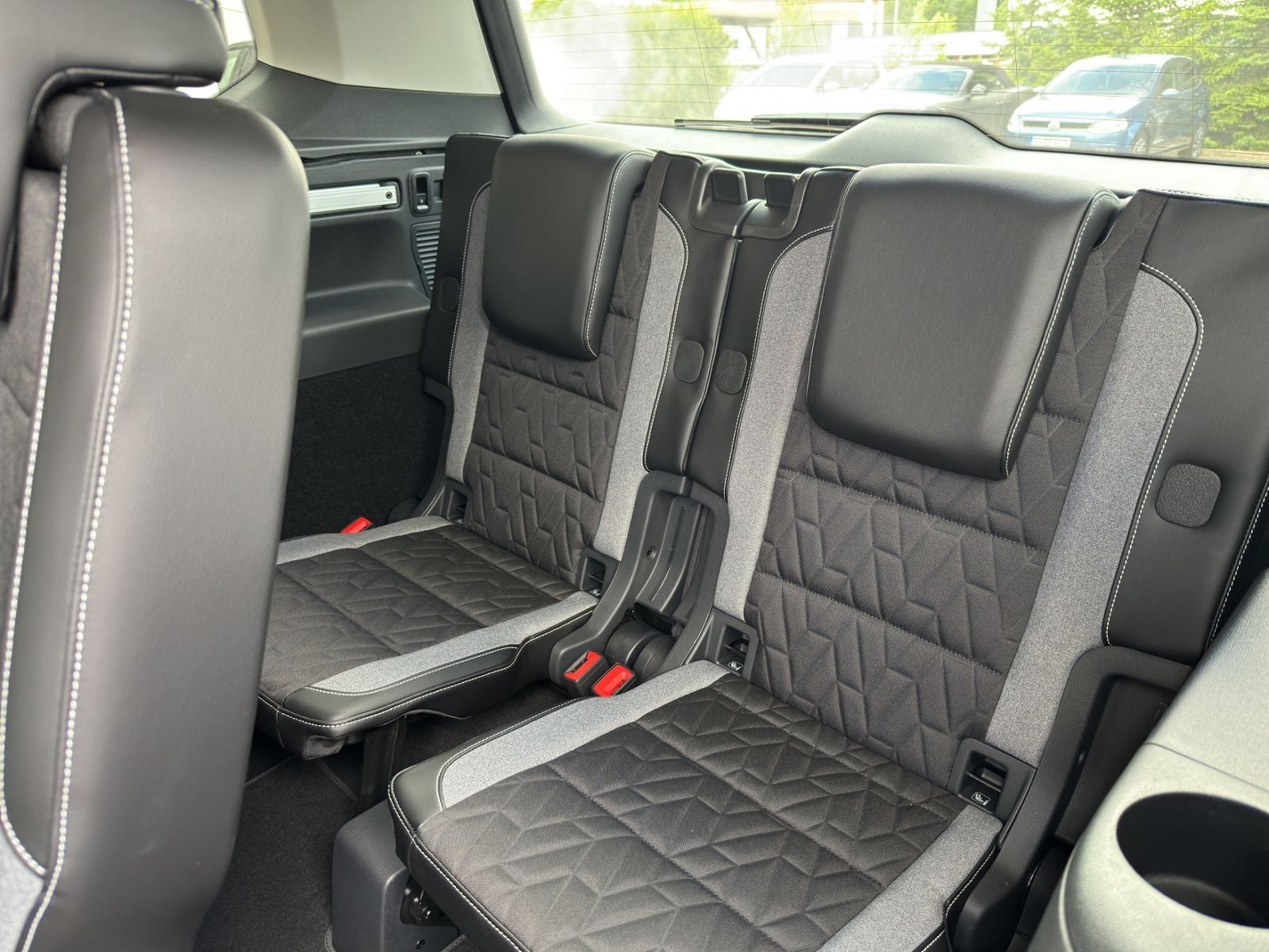 Volkswagen Touran 2.0TDI Goal AHK NAVI Matrix foto 12