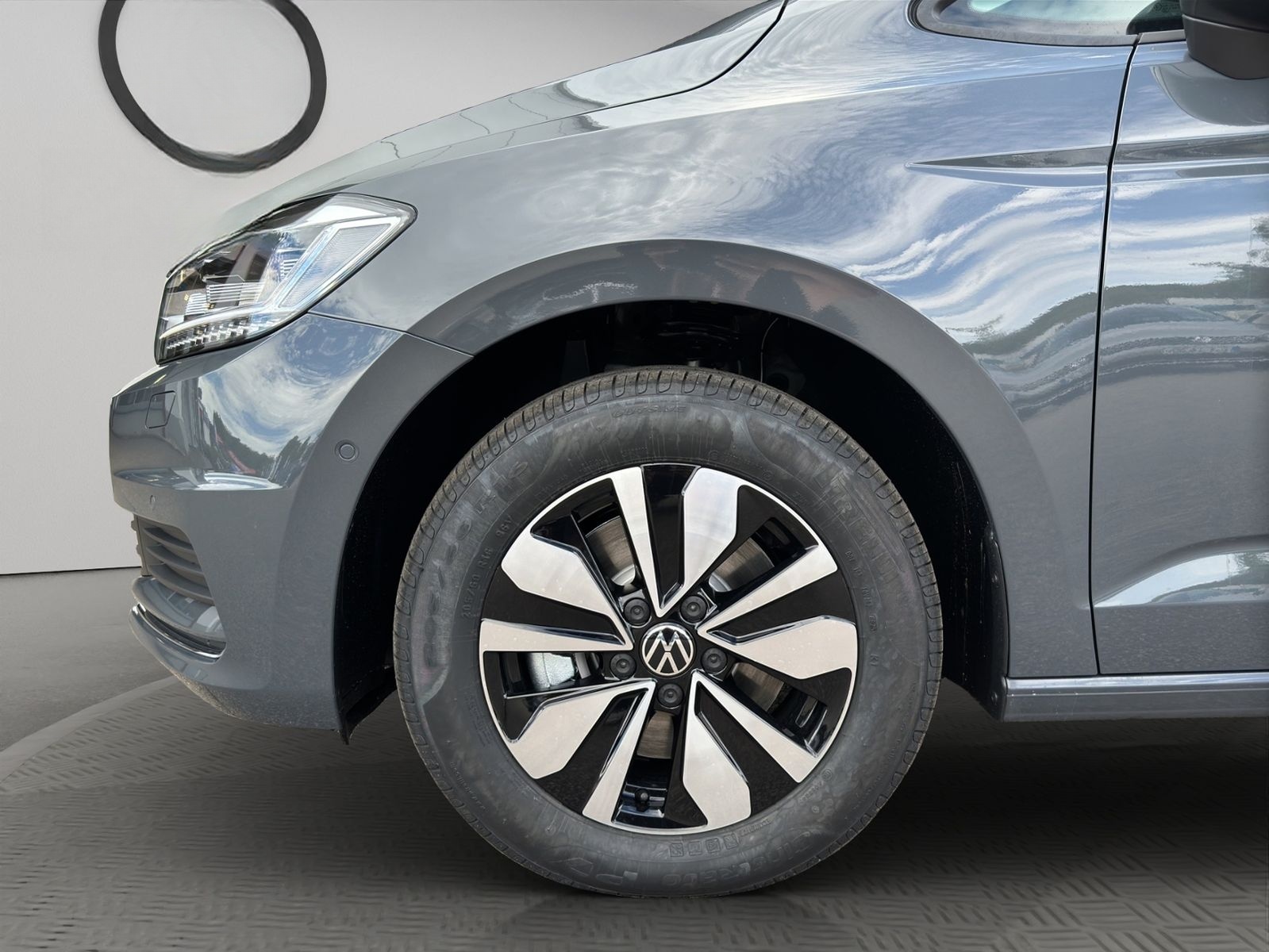 Volkswagen Touran 2.0TDI Goal AHK NAVI Matrix foto 17