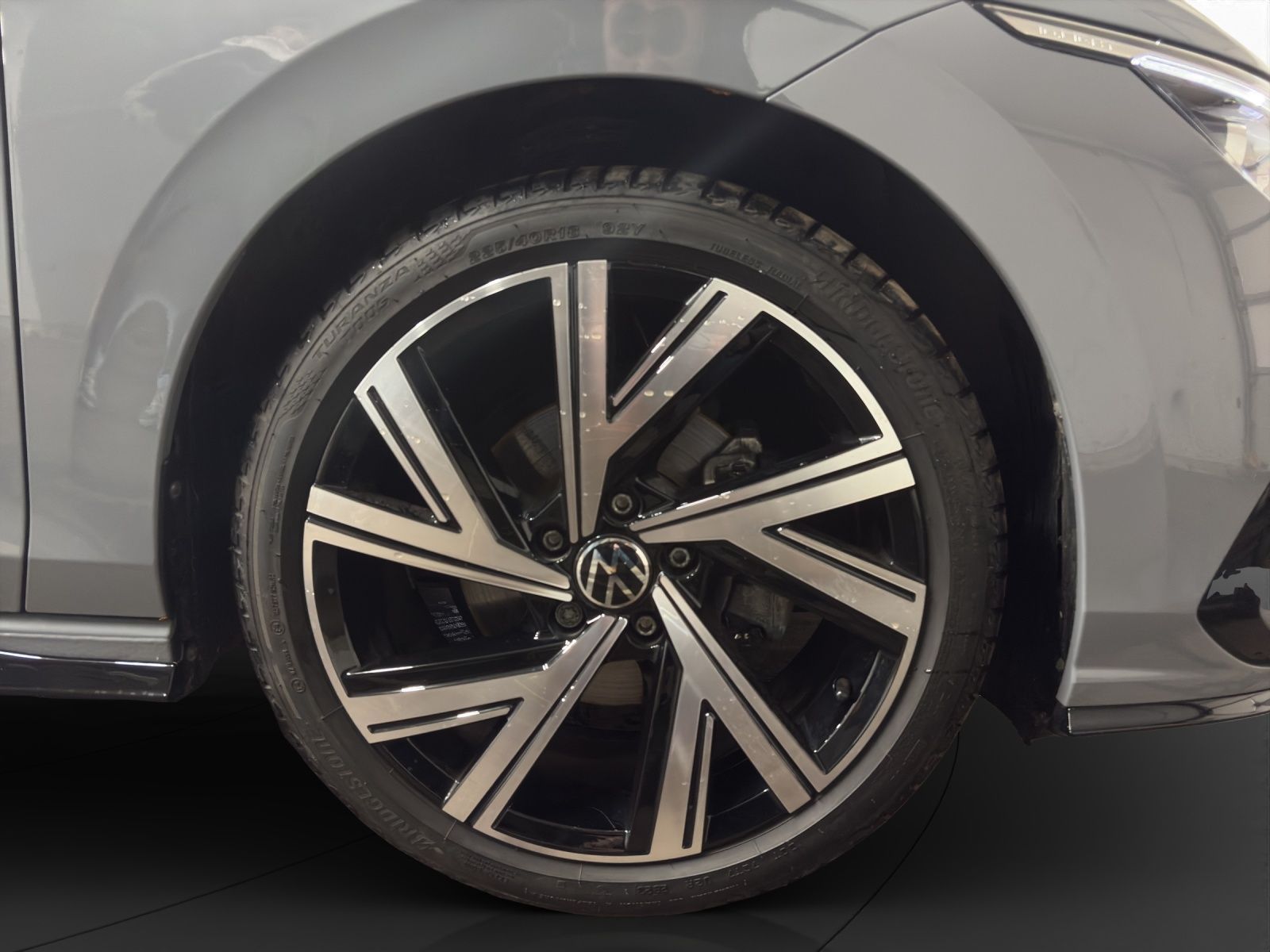 Volkswagen Golf VIII 2.0 TDI R-Line Pano Matrix LM 18" RFK foto 15