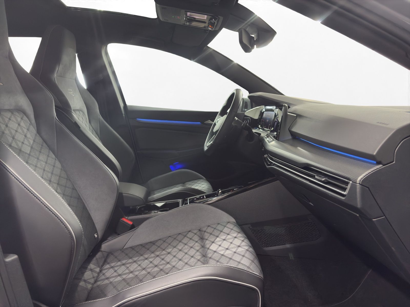 Volkswagen Golf VIII 2.0 TDI R-Line Pano Matrix LM 18" RFK foto 18