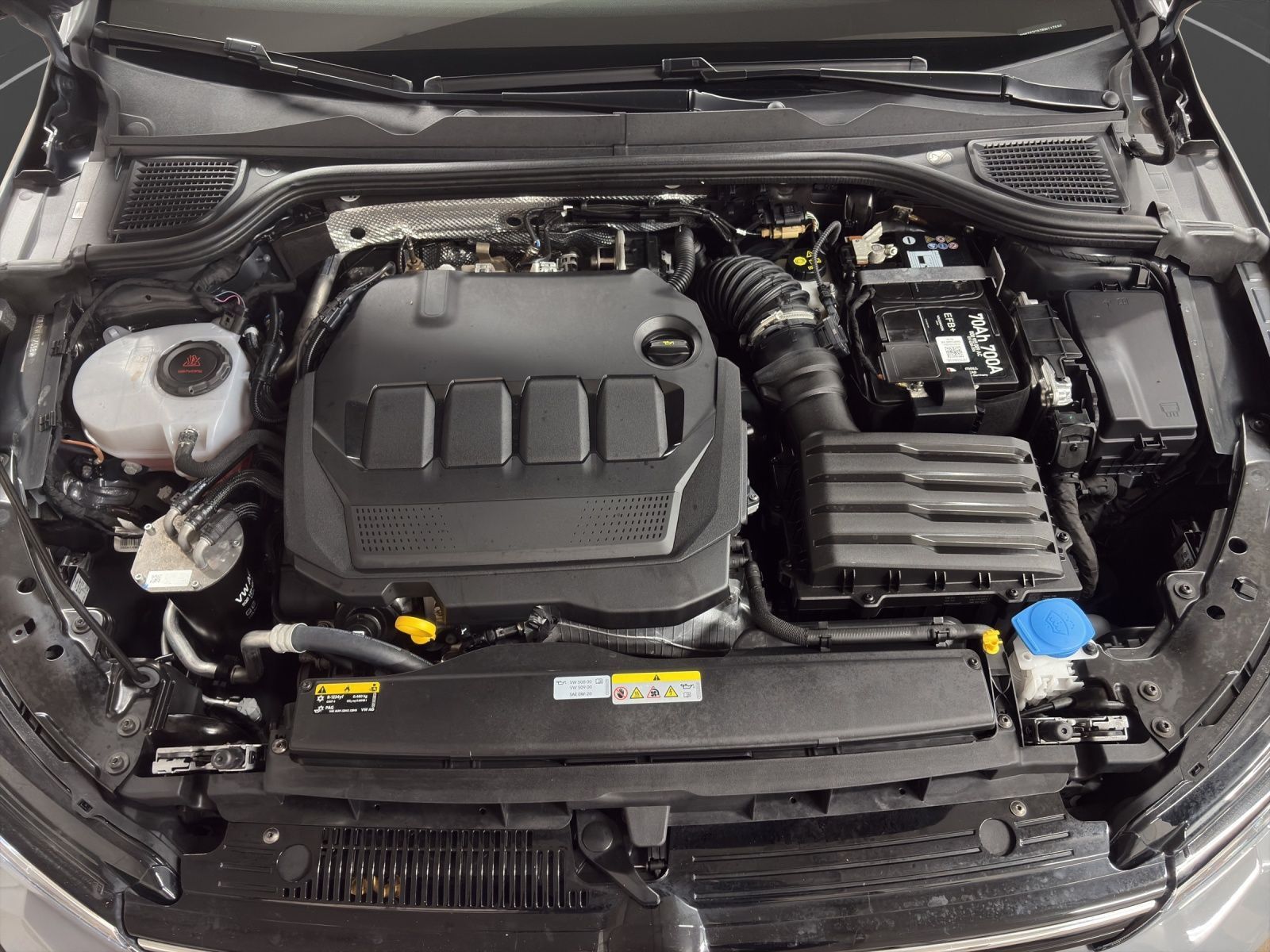 Volkswagen Golf VIII 2.0 TDI R-Line Pano Matrix LM 18" RFK foto 23