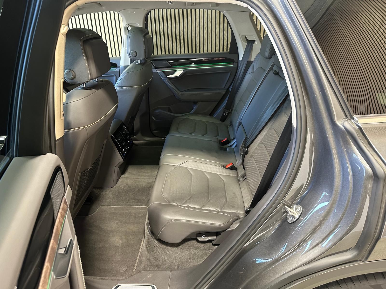 Volkswagen Touareg 3.0 V6 eHybrid Luft|Pano|AHK|21"|360°|He foto 21