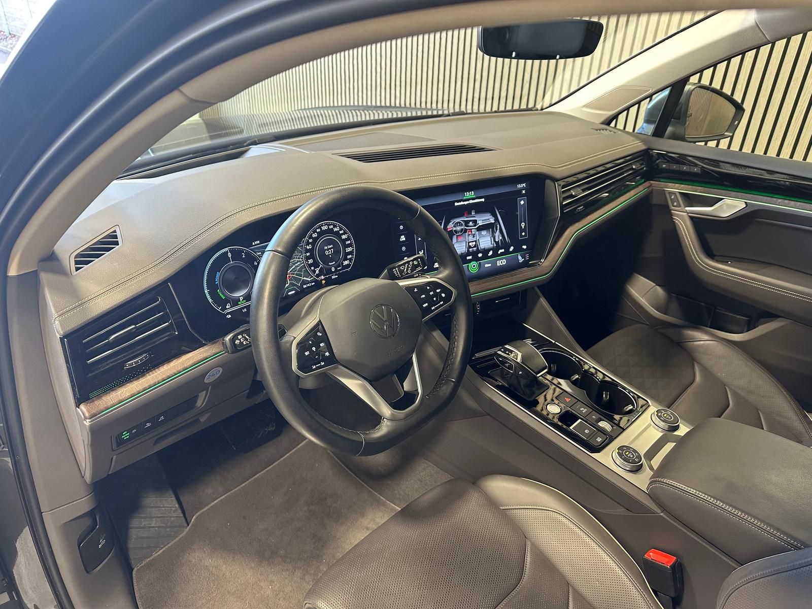 Volkswagen Touareg 3.0 V6 eHybrid Luft|Pano|AHK|21"|360°|He foto 7