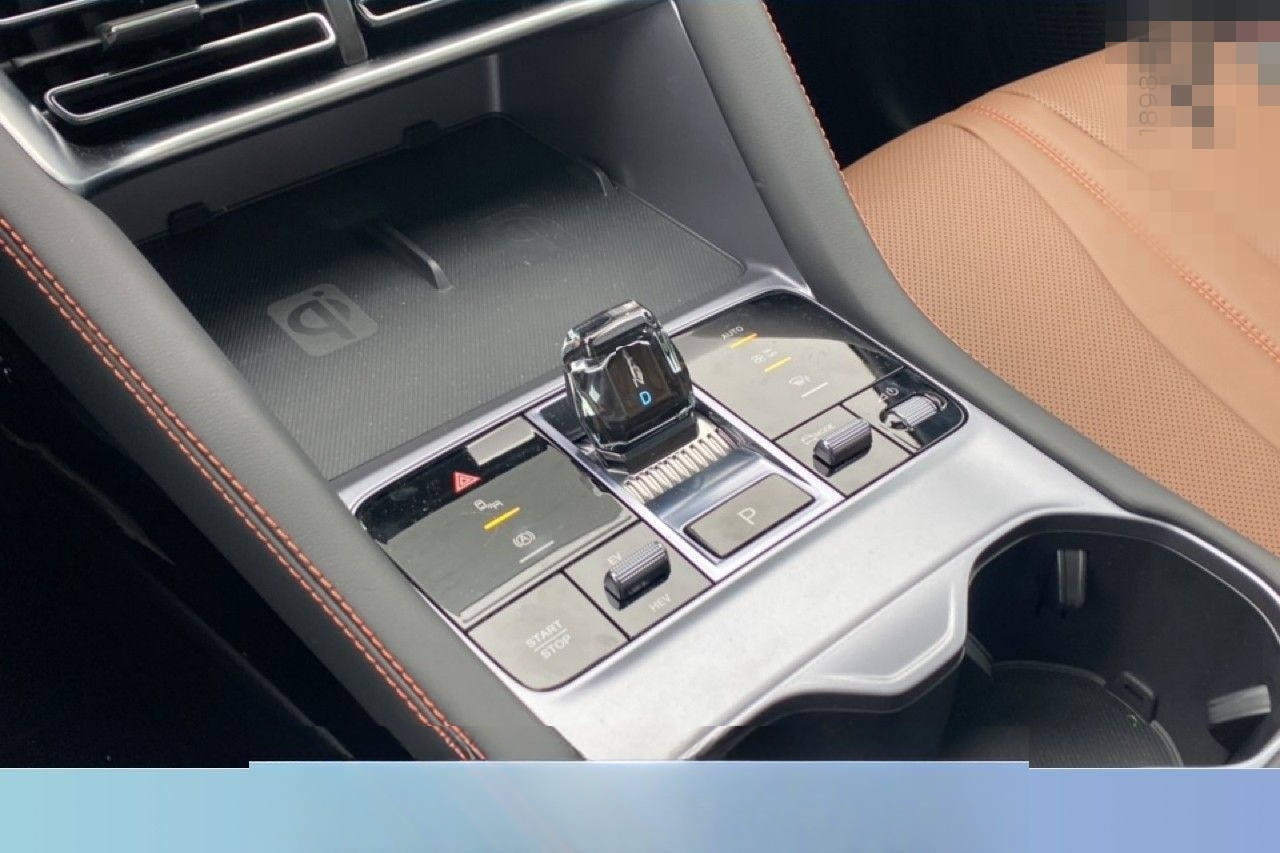 BYD Seal U DM-I Design 18,3 kWh Kamera Navi foto 20