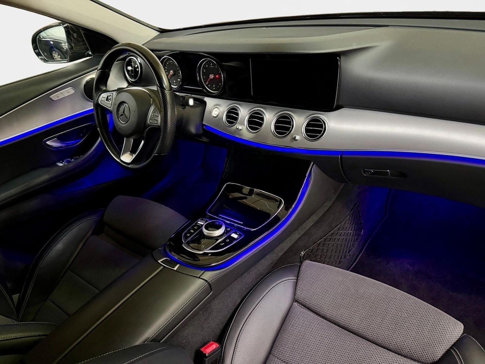 Mercedes-Benz E 200 T Avantgarde AHK schwenkbar Garantie Le... foto 12
