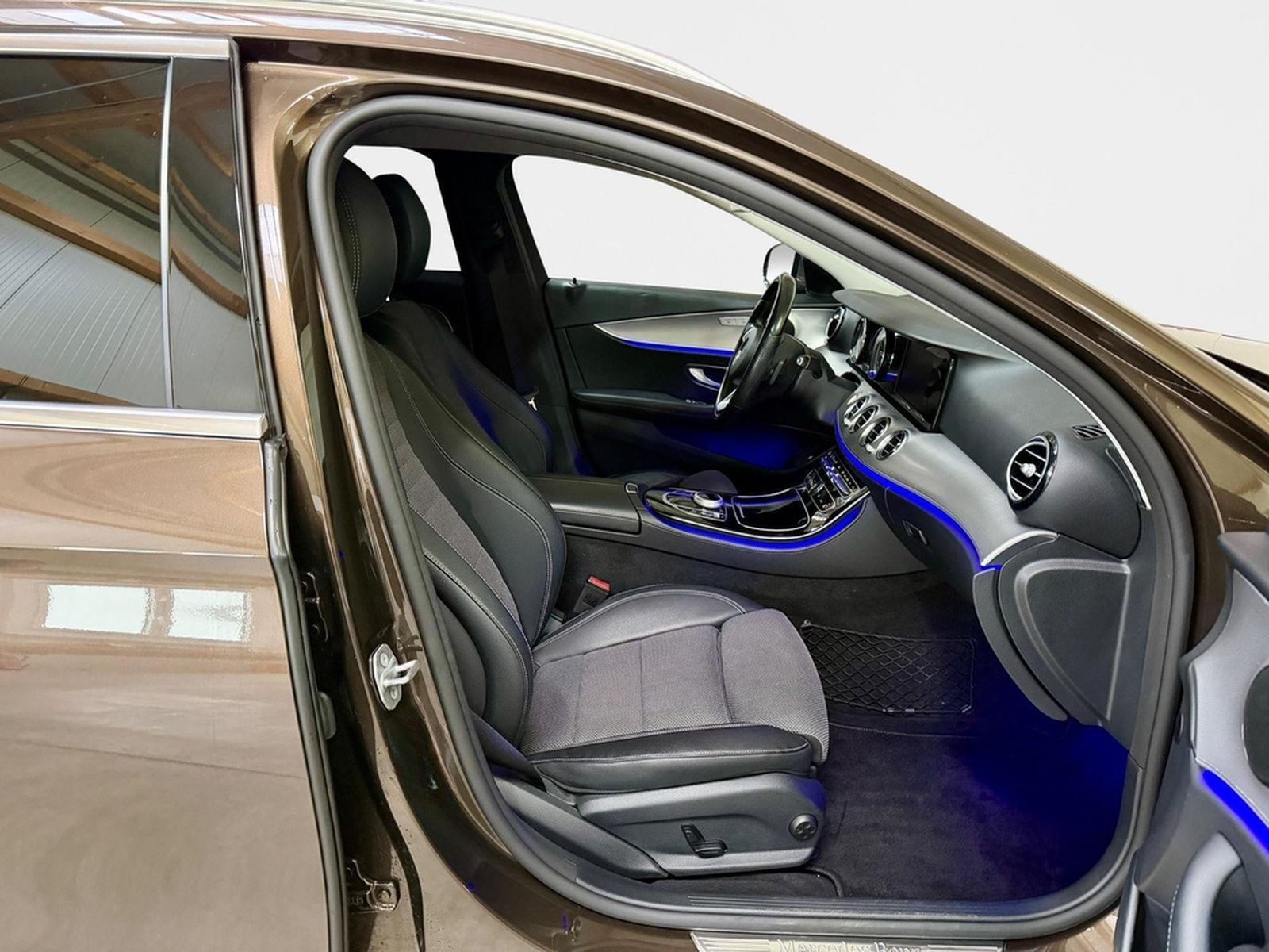 Mercedes-Benz E 200 T Avantgarde AHK schwenkbar Garantie Le... foto 14