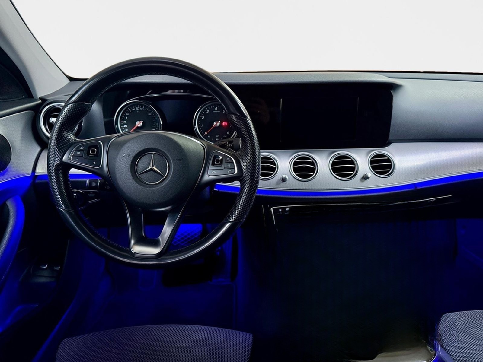 Mercedes-Benz E 200 T Avantgarde AHK schwenkbar Garantie Le... foto 10