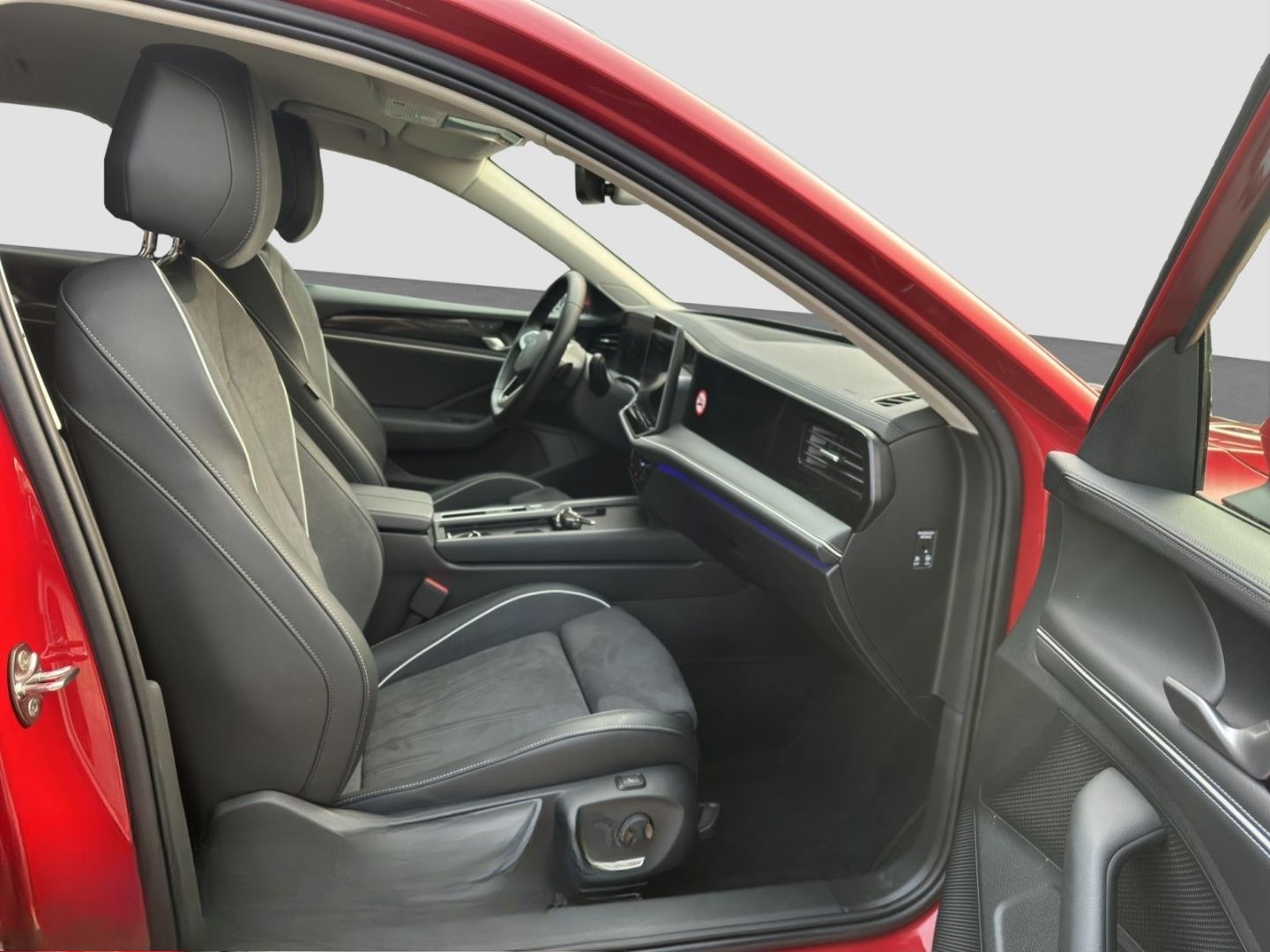 Volkswagen Passat Variant 1.5 eTSI DSG Business AHK KAMERA  foto 16